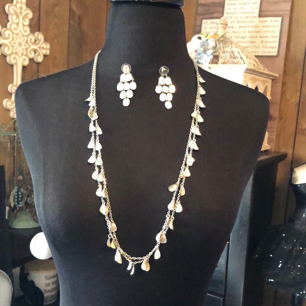 Vintage AVON New Year’s Dangling Silvertone Necklace & Earring Set from 1992
